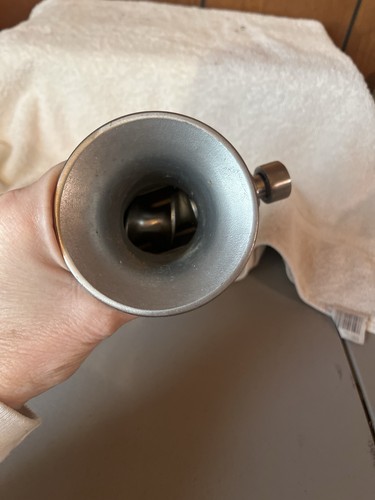 Manual meat grinder